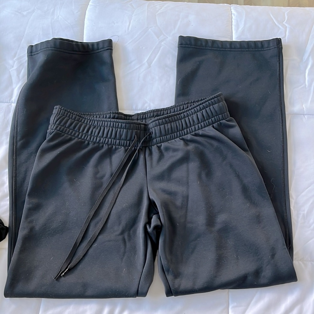 Black under armor sweats